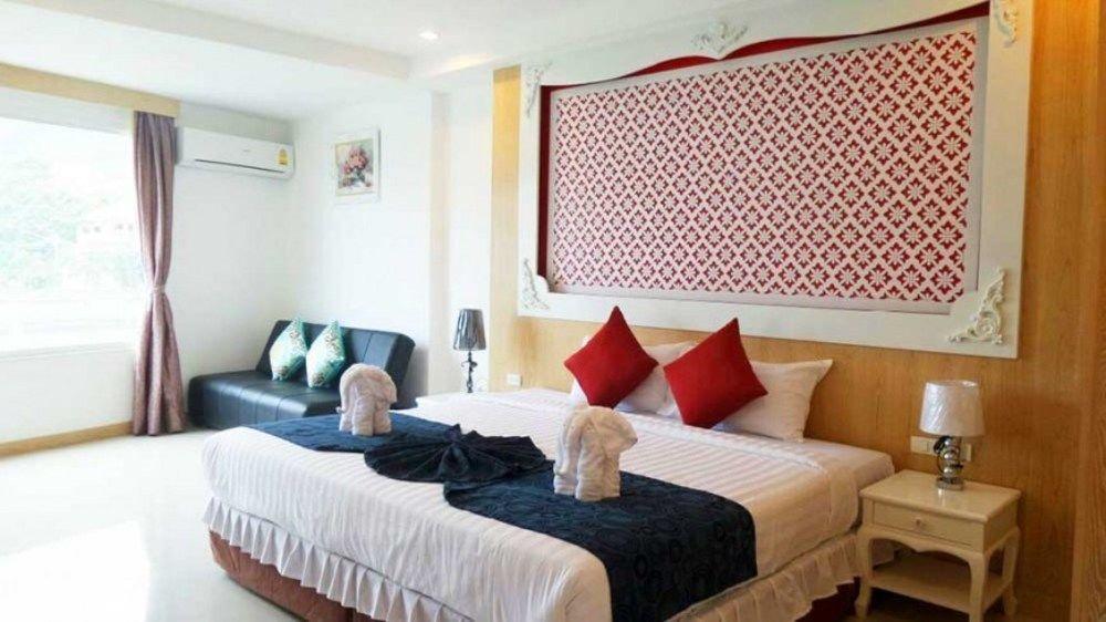 Triple Three Patong Hotel Екстериор снимка